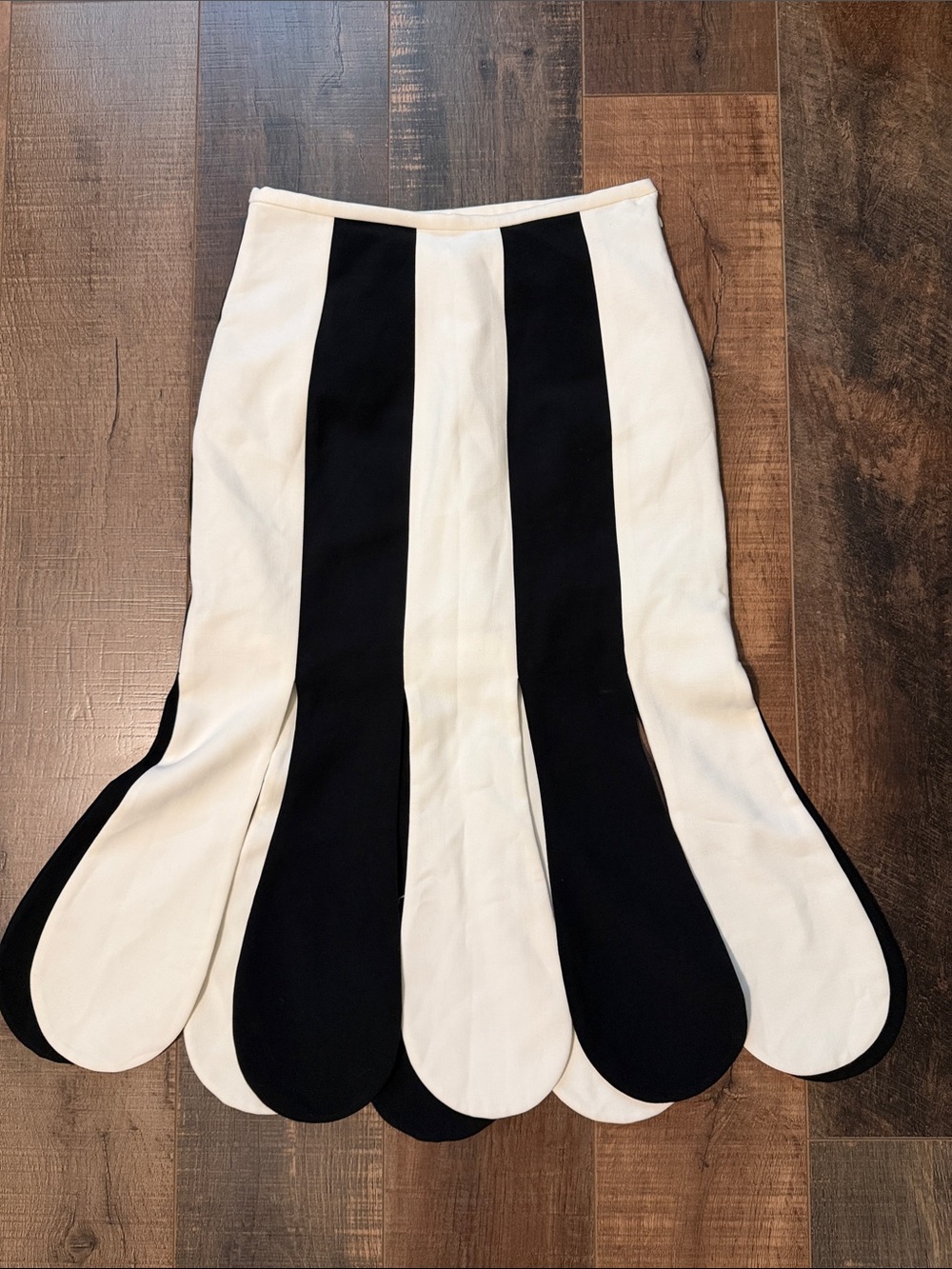 Victoria Beckham for Target Black & White Bold Vertical Stripe Pencil Skirt - Picture 2 of 7